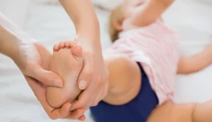 Metatarso Addotto o Varo: trattamento non invasivo per i piedi dei neonati