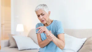 Pseudoartrosi dello Scafoide: Cause, Sintomi e Trattamento